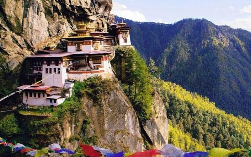 TOUR ĐẶC BIỆT TỚI BHUTAN 6 NGÀY 5 ĐÊM VƯƠNG QUỐC NHỎ BÉ BÌNH YÊN TRÊN DÃY HIMALAYA BÍ ẨN NHẬN KHÁCH LẺ TỪ CẢ 2 ĐẦU HÀ NỘI VÀ TP HỒ CHÍ MINH (SÀI GÒN)