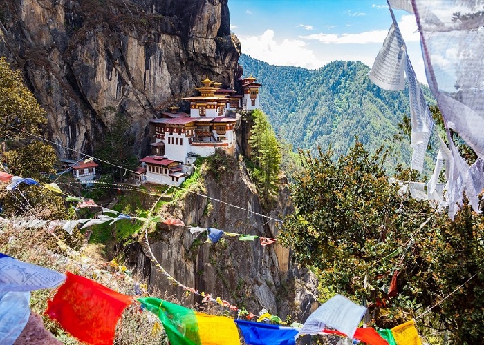 TOUR ĐẶC BIỆT TỚI BHUTAN 6 NGÀY 5 ĐÊM VƯƠNG QUỐC NHỎ BÉ BÌNH YÊN TRÊN DÃY HIMALAYA BÍ ẨN NHẬN KHÁCH LẺ TỪ CẢ 2 ĐẦU HÀ NỘI VÀ TP HỒ CHÍ MINH (SÀI GÒN)
